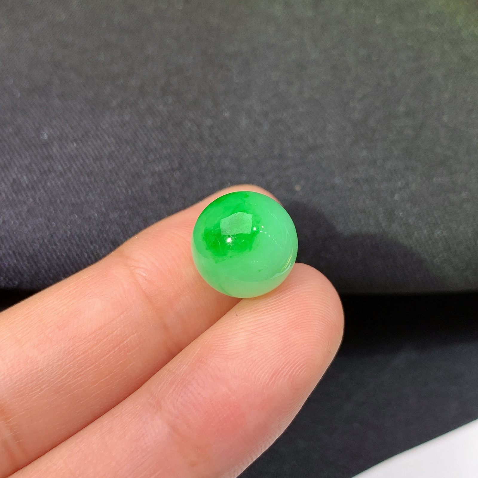 飘绿圆珠，镶嵌佳品，冰润细腻，种水足，Be 尺寸11