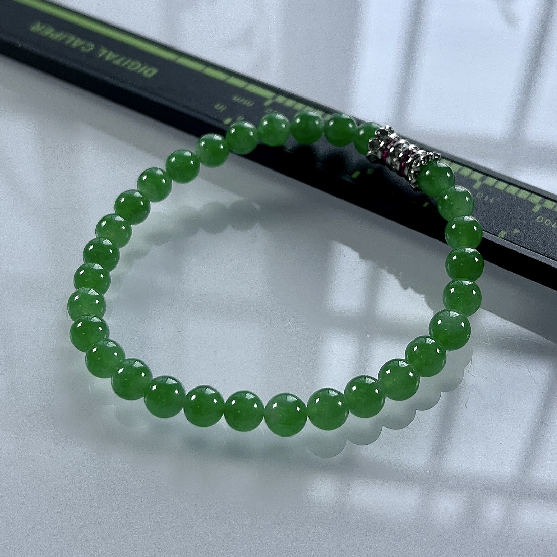 收藏级别，缅甸天然翡翠A货，卡5.5冰种起胶满绿阳绿小圆珠手串手链，尺寸：5.5mm/30颗，长度172mm，重量：10.00g