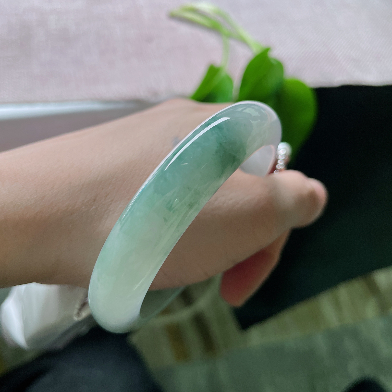 56.4/12.8/8，飘花正圈，水润，花色灵动飘逸，随缘之美..