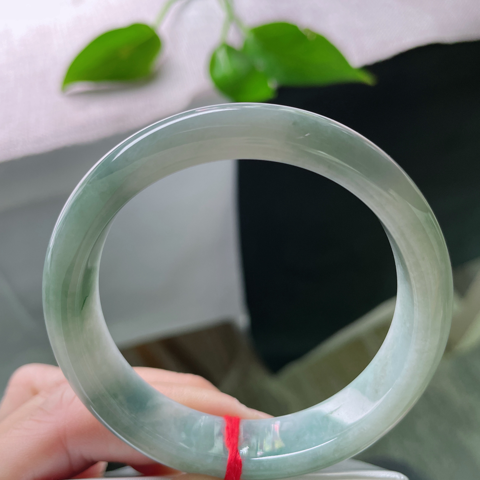 55.1/12.9/7.9飘色正圈，水润细腻，晕染意境感，一点皮纹..