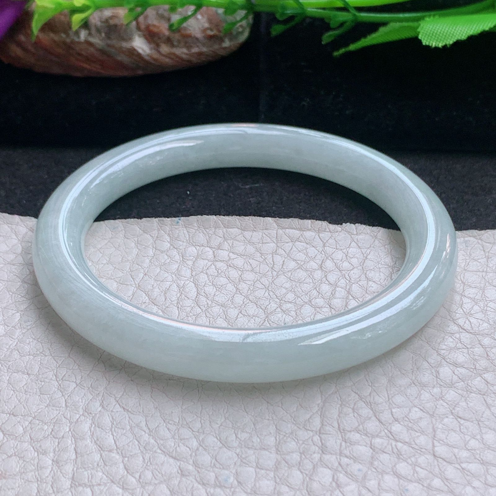 ee实拍57.5*8*8.6美人镯 天然缅甸翡翠a货手镯白月光秀气圆条玉镯子