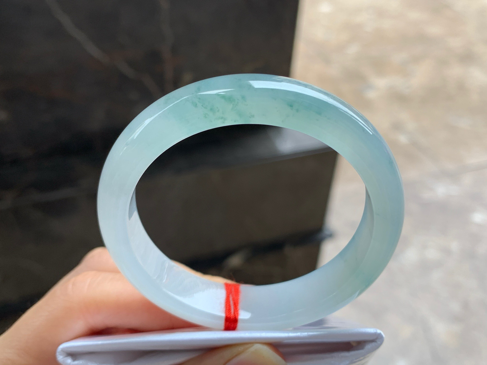 52-12.4-7.4

冰飘花手镯^_^水润冰透