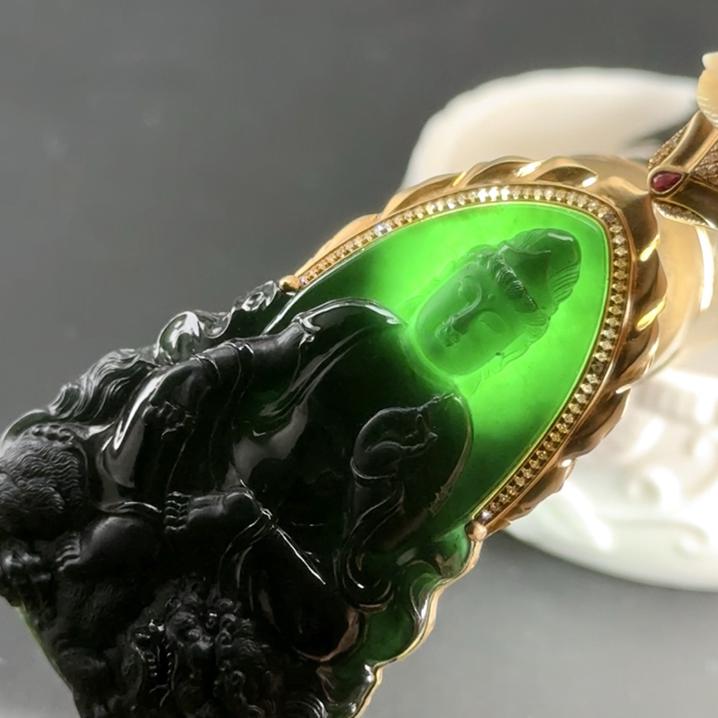 精品18k墨翠文殊菩萨 种好色正 黑度极好 打灯通透 油性十足 尺寸70.8