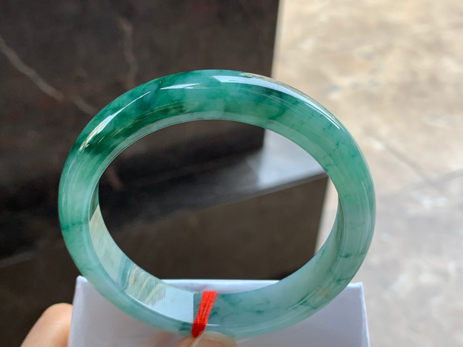 56.5-12.6-7.9

飘花手镯^_^玉质温润