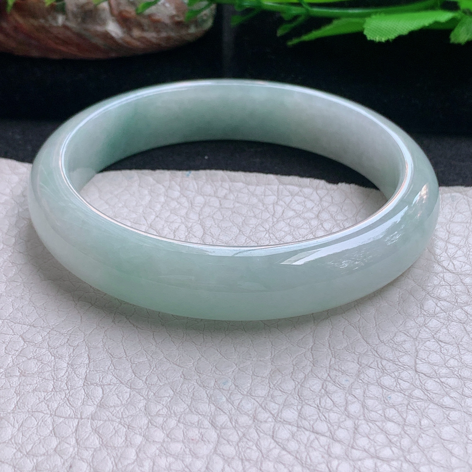 nc大圈口61.8*13.3*8平安镯 天然缅甸翡翠a货手镯浅绿水润正圈玉镯子