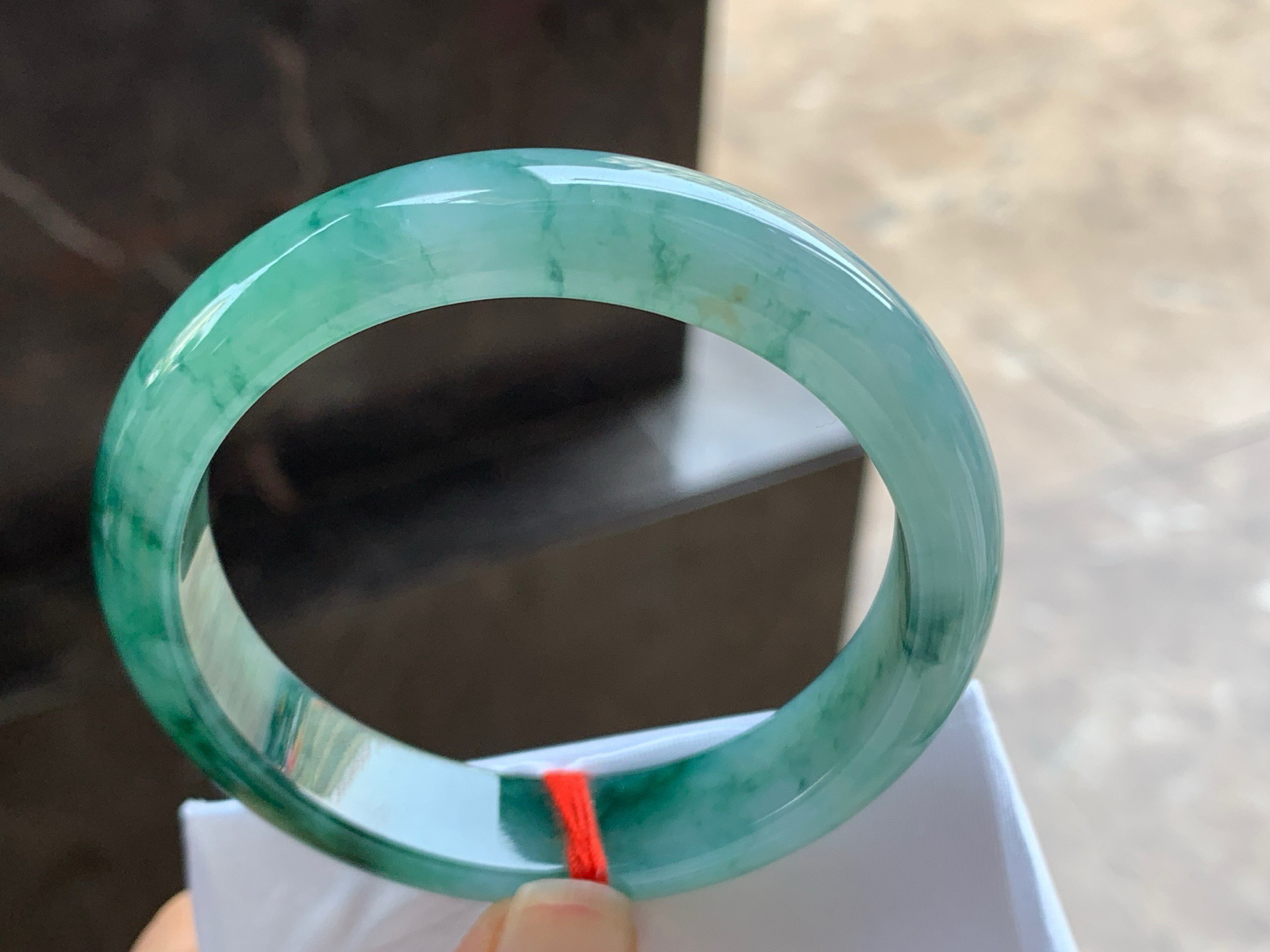 56.5-12.6-7.9

飘花手镯^_^玉质温润