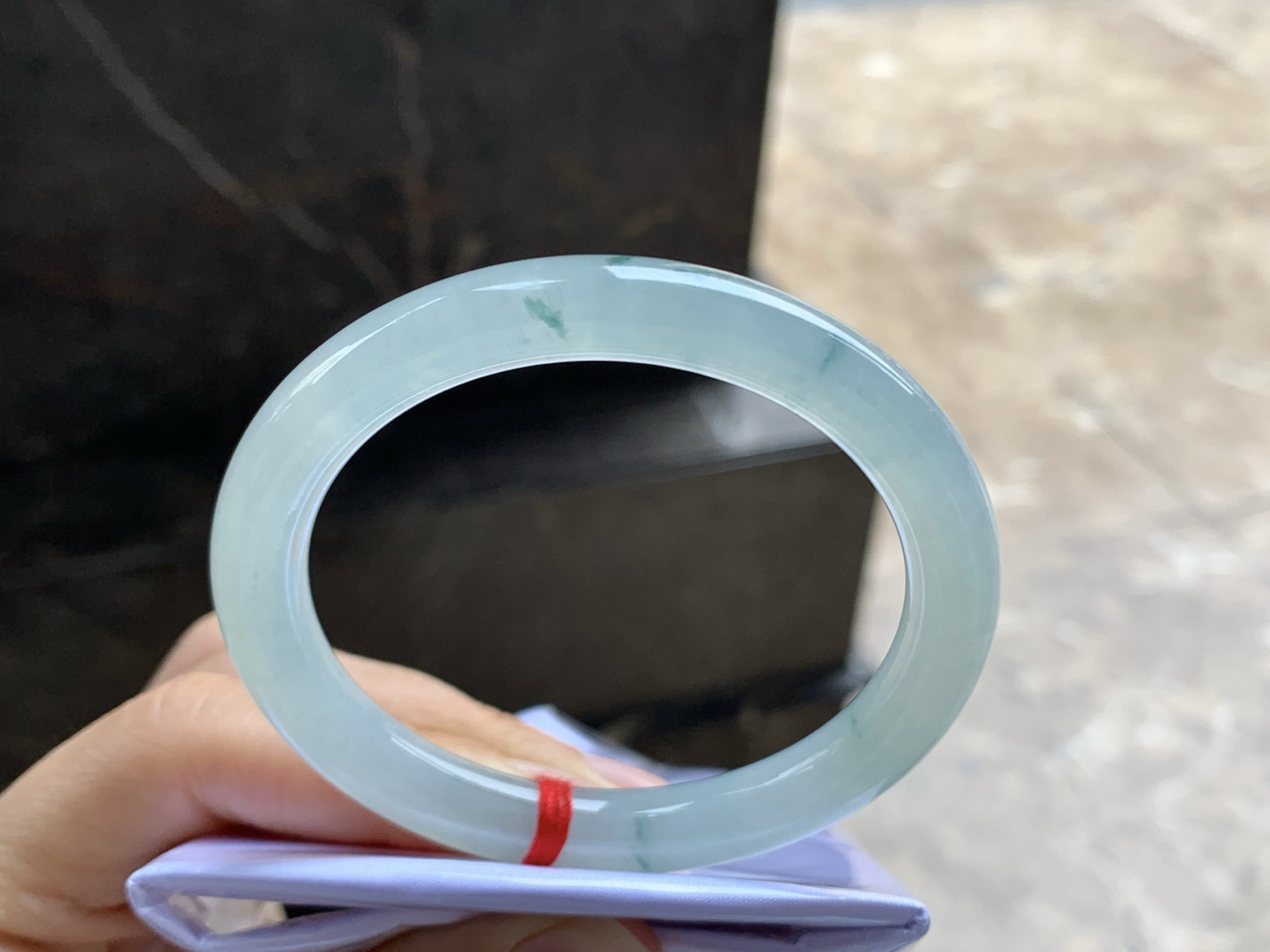 54.5-8.4

冰飘花圆条手镯^_^水润清新