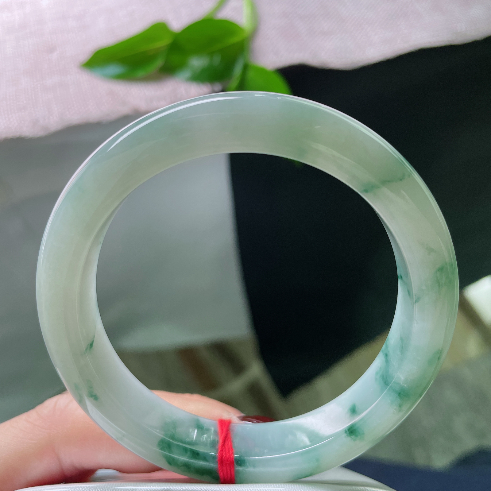 57.3/12/9，飘花正圈，水润，细腻，人面不知何处去，桃花依旧笑春风..