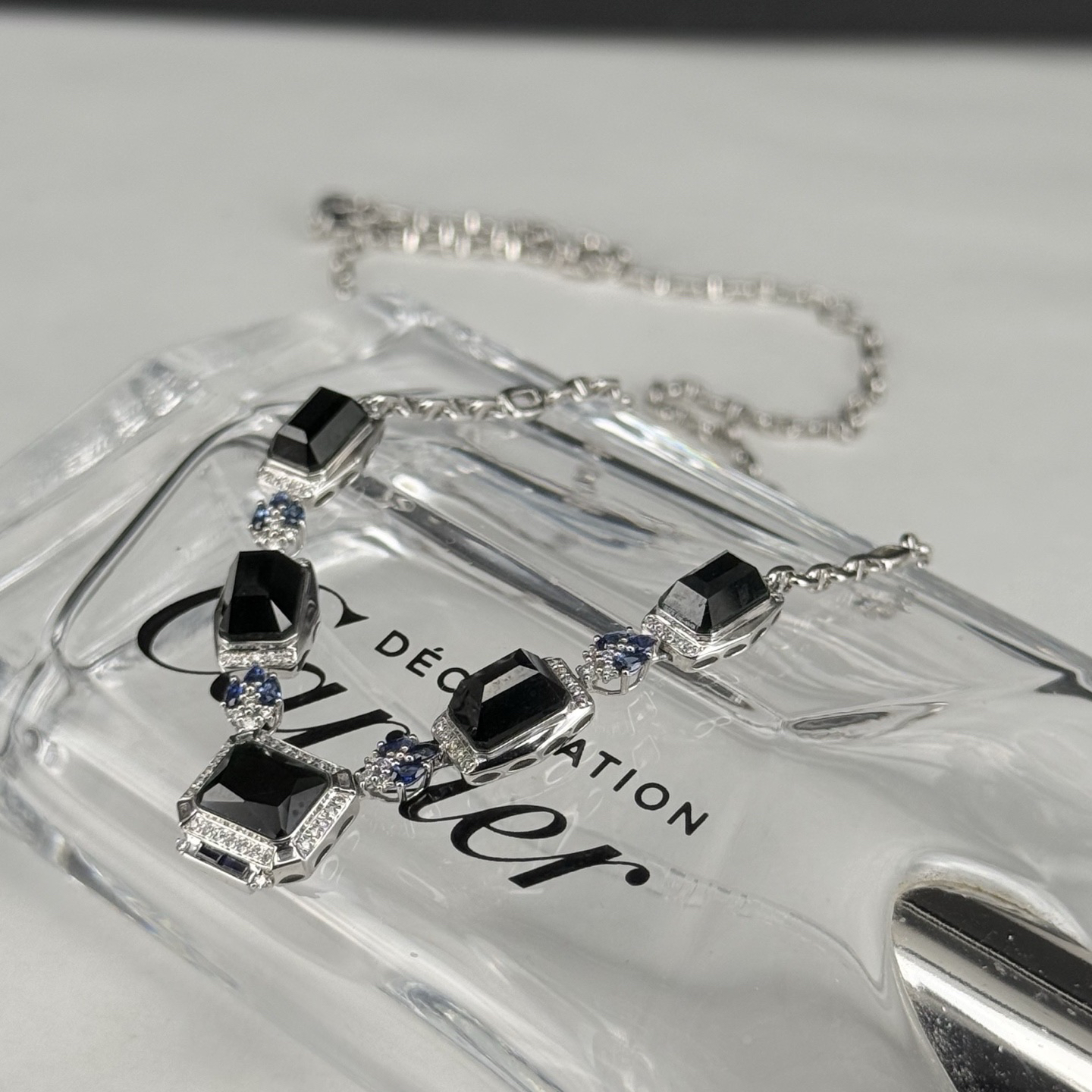 精品18k墨翠项链 种好色正 黑度极好 打灯通透 油性十足  尺寸10.5