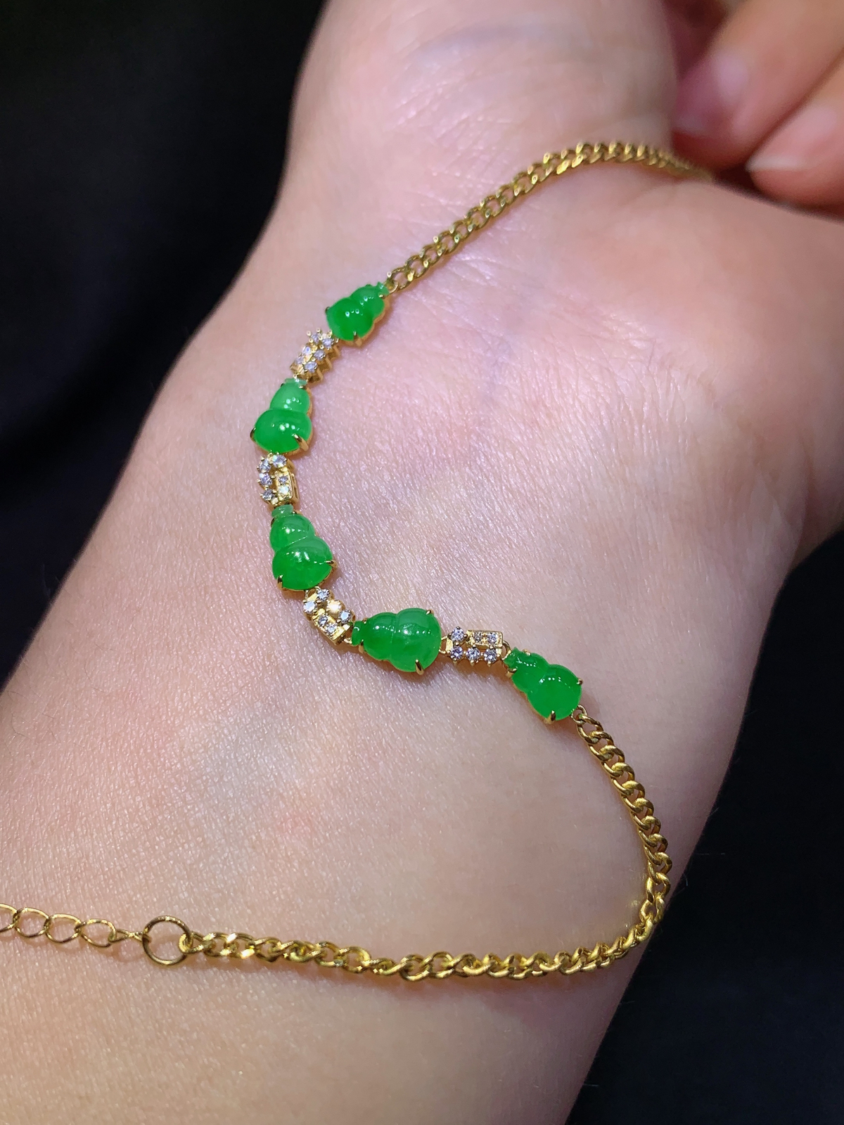 冰阳绿葫芦手链，18k金镶嵌，款式精美，冰润色阳，种水足，Wx 尺寸5.5*3.8*1