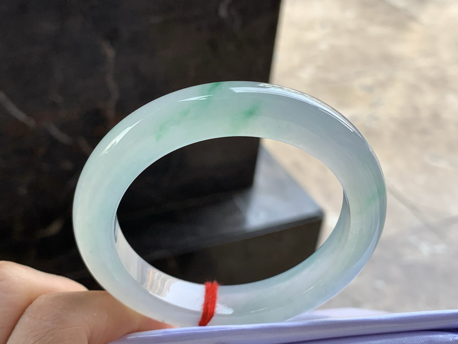 57-12-9.8

高冰飘绿手镯^_^种水好