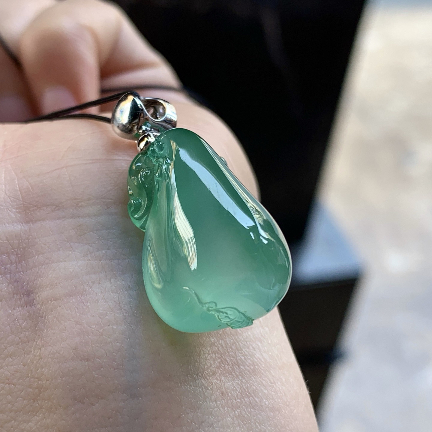 金扣冰晴绿钱袋吊坠^_^饱满 颜色好看 胶块儿