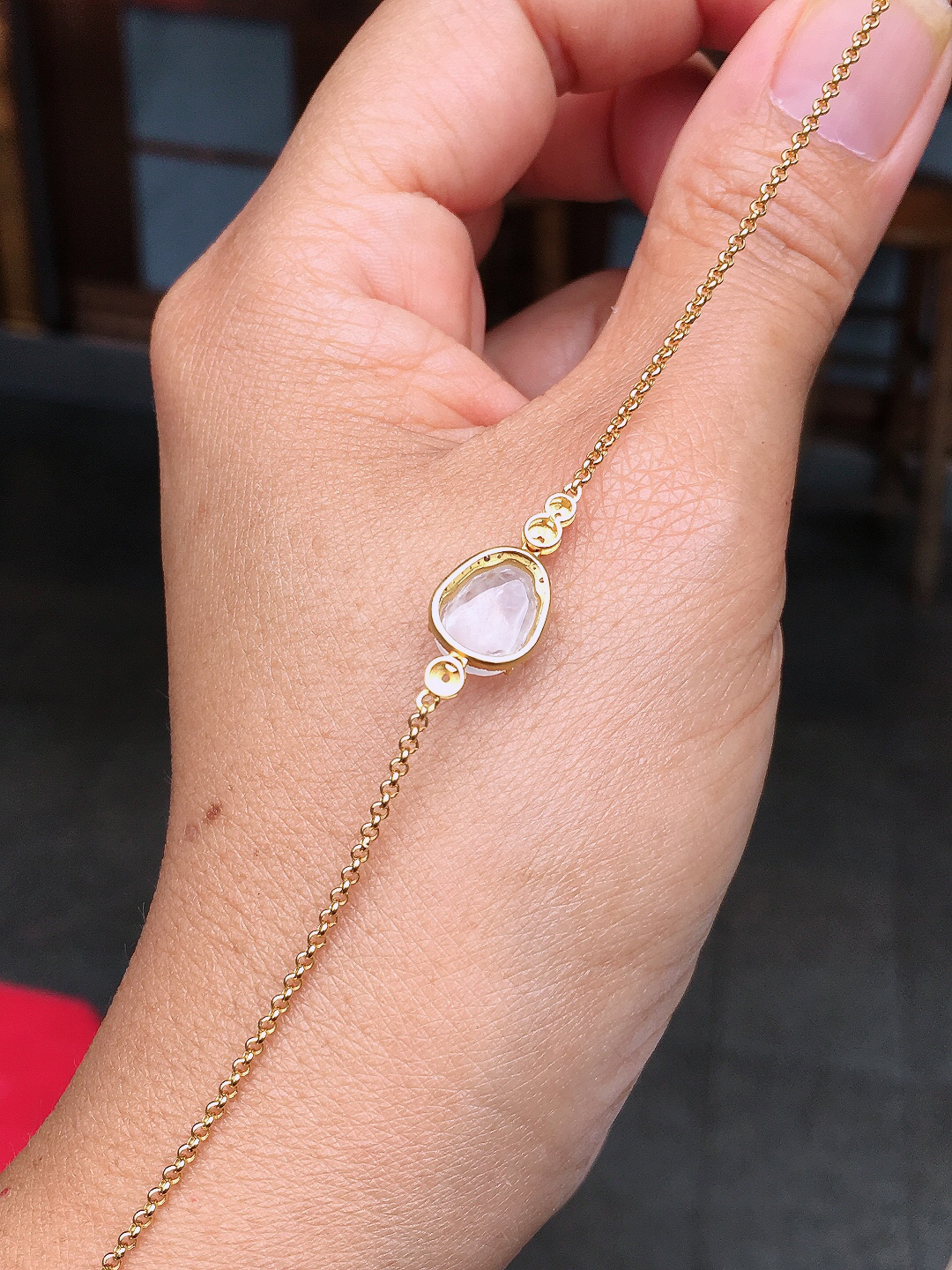 冰种貔貅手链，玉质细腻，荧光感超
强，饱满圆润，尽显优雅气质，18k
金豪华镶嵌