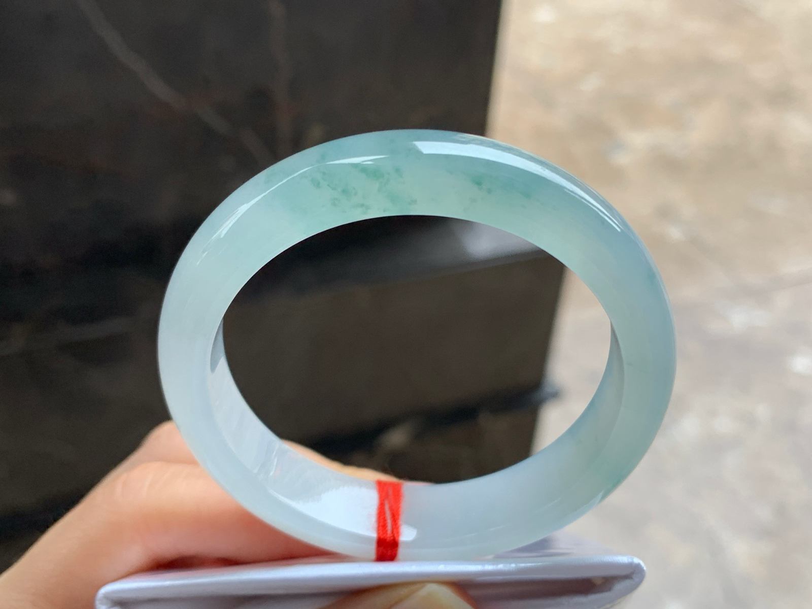 52-12.4-7.4

冰飘花手镯^_^水润冰透