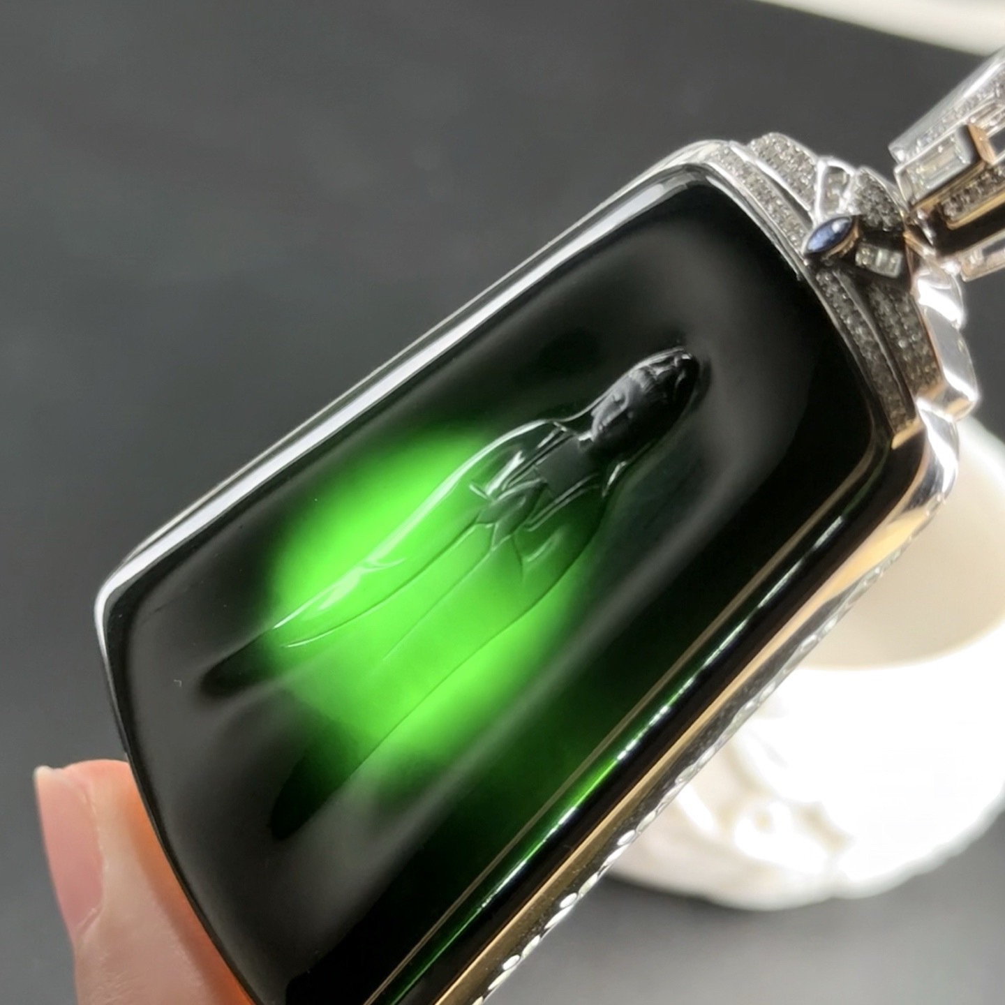 墨翠观音 黑度好 打灯满绿 尺寸75.5