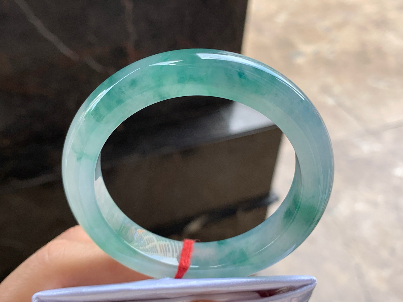 54-11.9-9.3

冰种飘花手镯^_^鲜艳