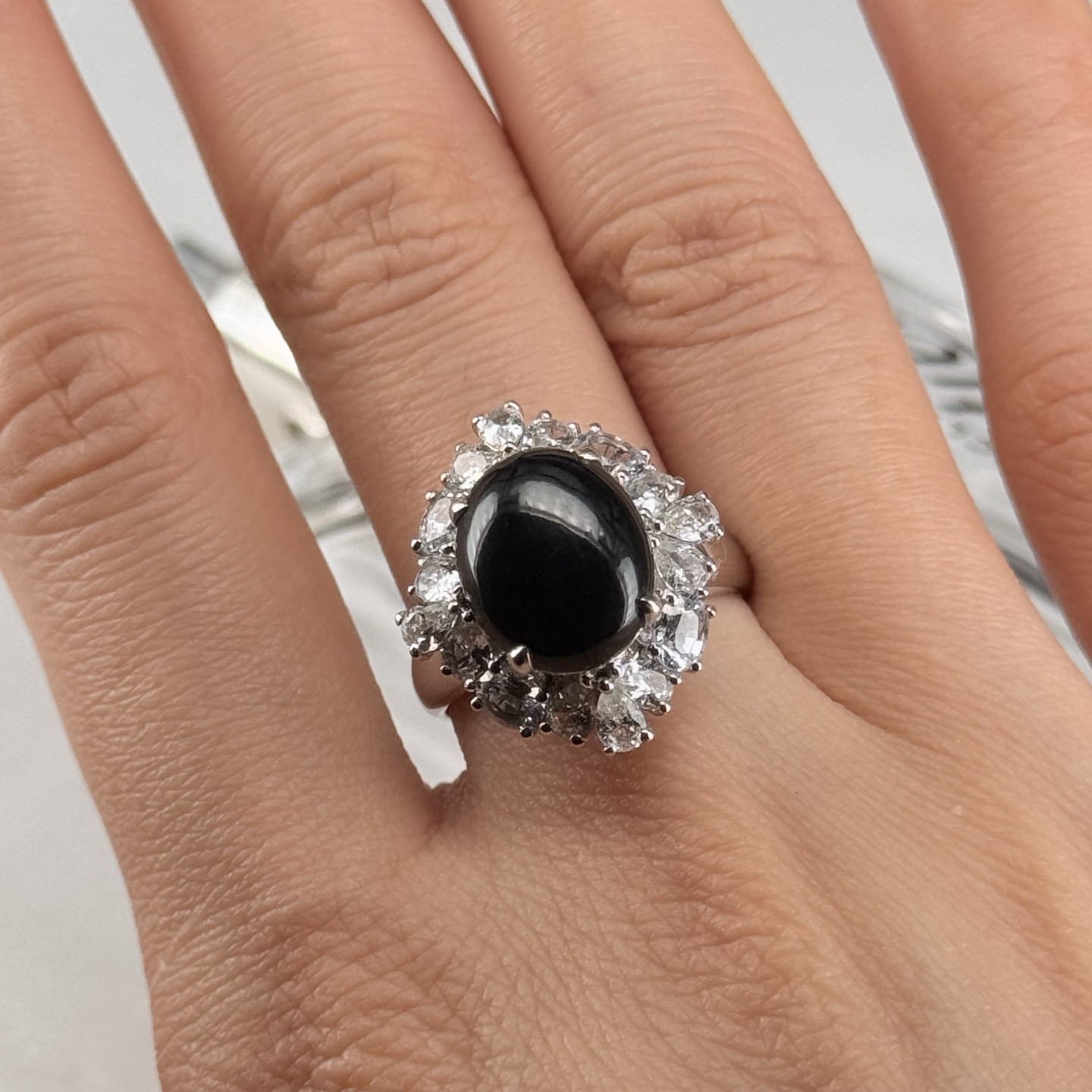 精品18k墨翠女戒 种好色正 黑度极好 打灯通透 油性十足  尺寸20.3