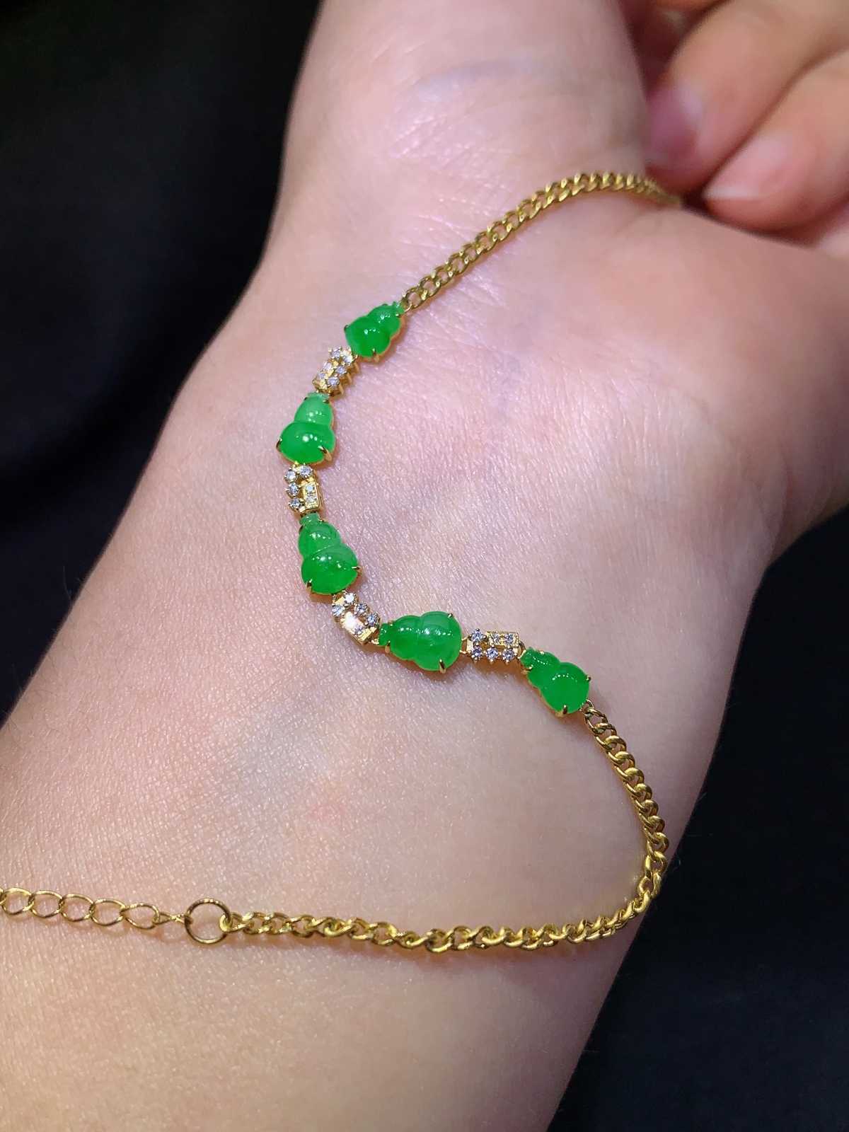 冰阳绿葫芦手链，18k金镶嵌，款式精美，冰润色阳，种水足，Wx 尺寸5.5*3.8*1