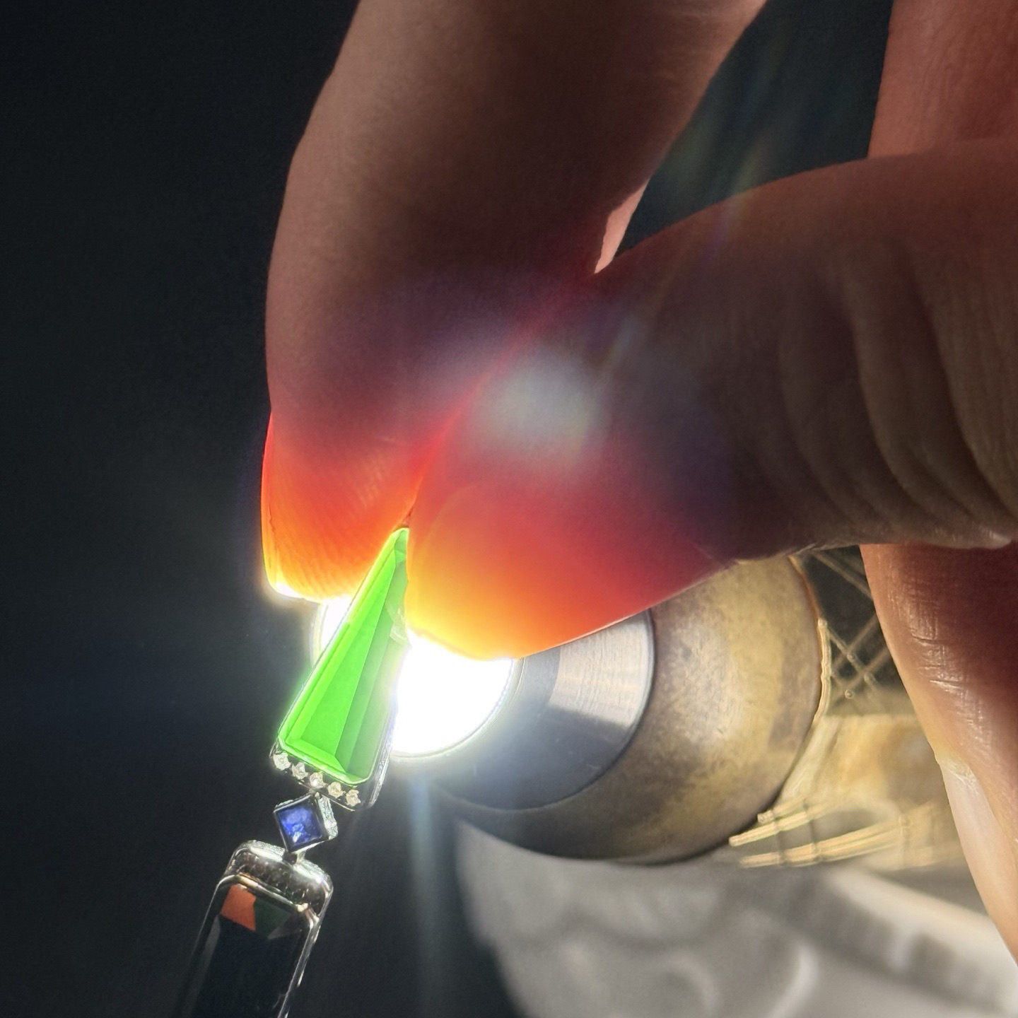 精品18k墨翠手链 种好色正 黑度极好 打灯通透 油性十足  尺寸13.5