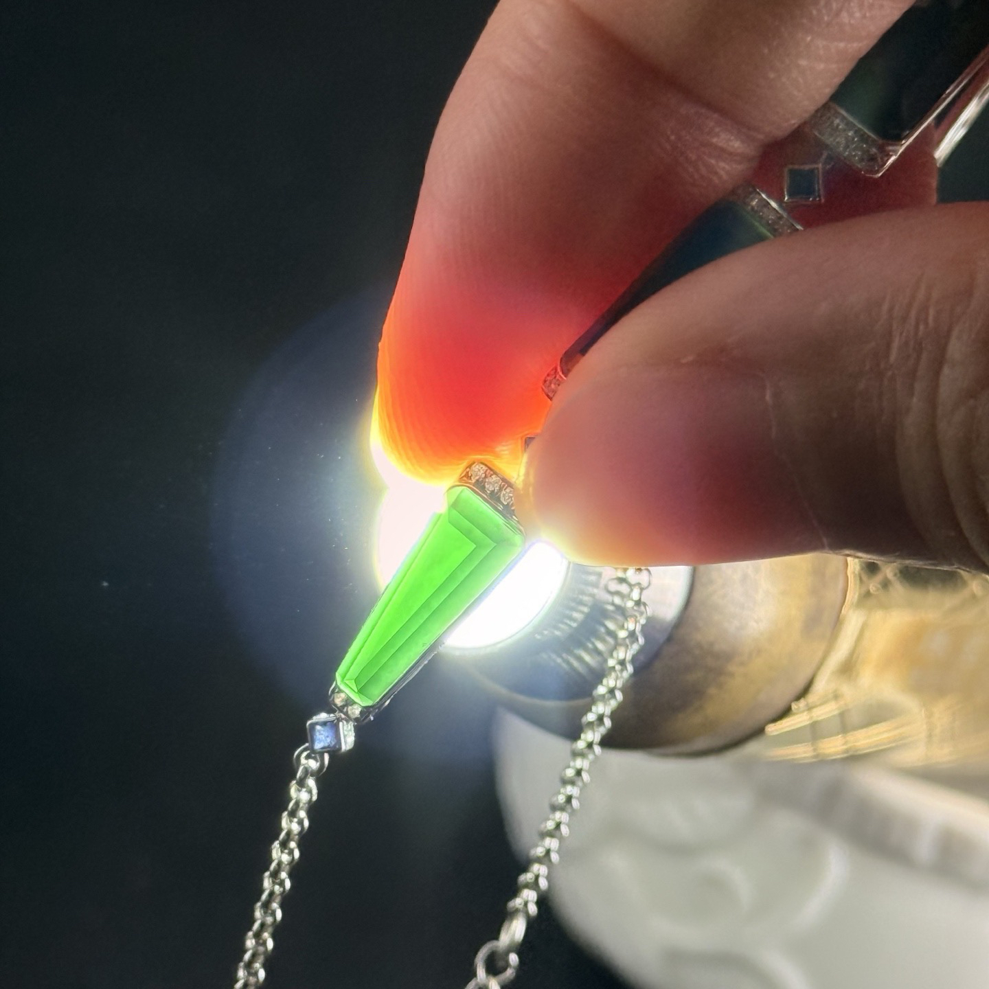 精品18k墨翠手链 种好色正 黑度极好 打灯通透 油性十足  尺寸13.5