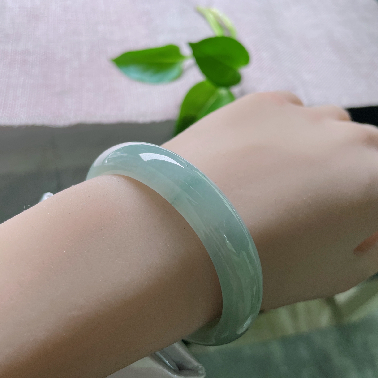 51.4/12.5/6.5绿底贵妃，清新，种水好，底子细腻，皮纹..