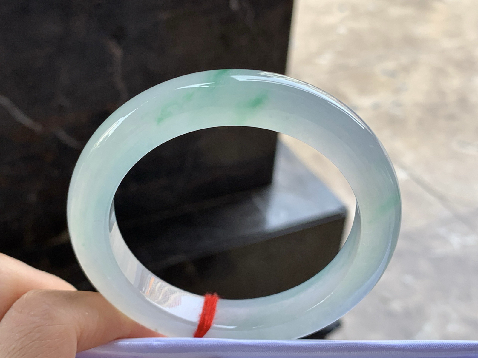 57-12-9.8

高冰飘绿手镯^_^种水好