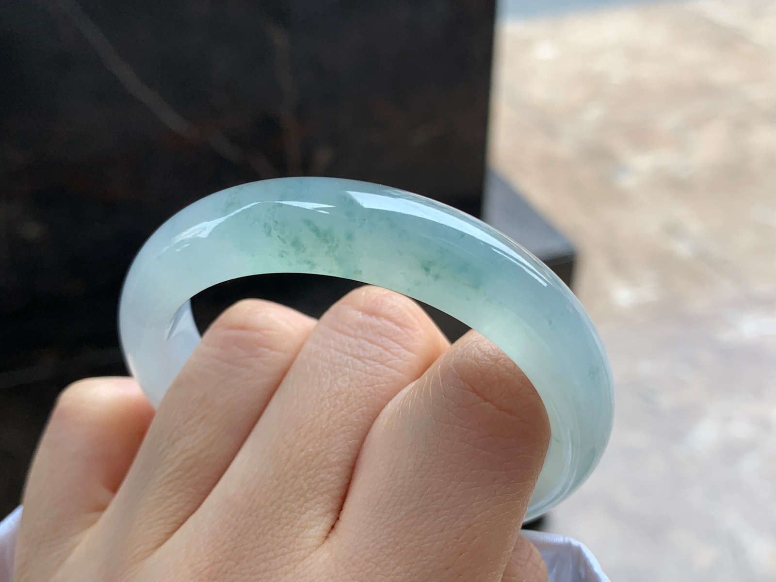 52-12.4-7.4

冰飘花手镯^_^水润冰透