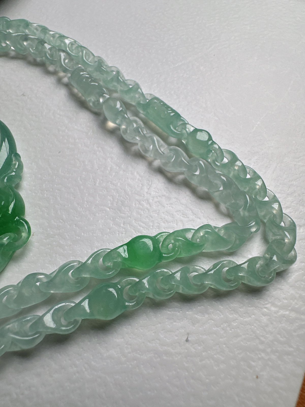 【稀缺】【链牌】比大熊猫还难得见到的冰飘绿链牌来啦！！！冰感十足的材料，环环相扣的设计，可遇而不可求，品质很好，收藏可选！