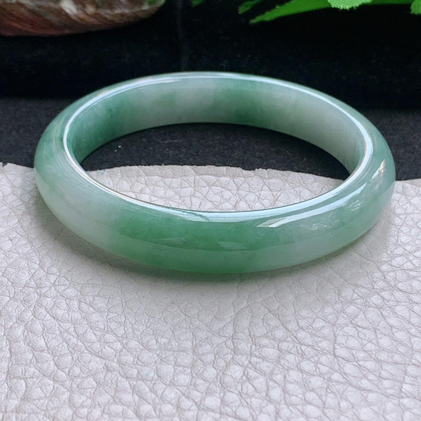 n实拍55*11*7.6平安镯 天然缅甸翡翠a货手镯飘花清秀正圈玉镯子