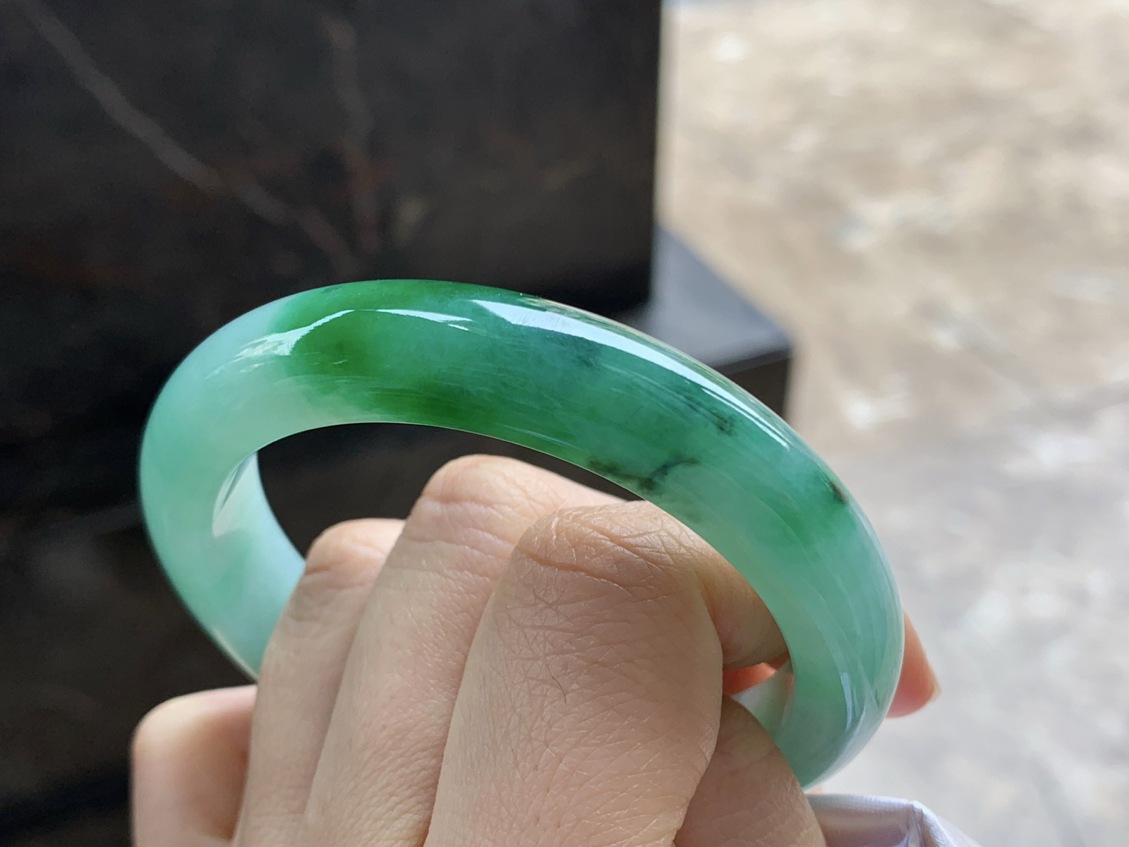 53.5-11.4-8.5

绿色手镯^_^鲜艳