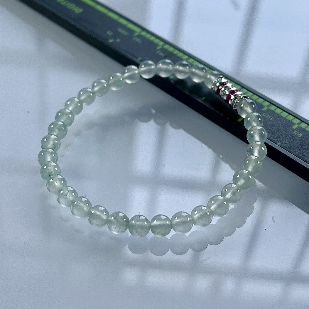 缅甸天然翡翠A货，卡5高冰种起光小圆珠手串手链，尺寸：5mm/32颗，长度165mm，重量：8.00g