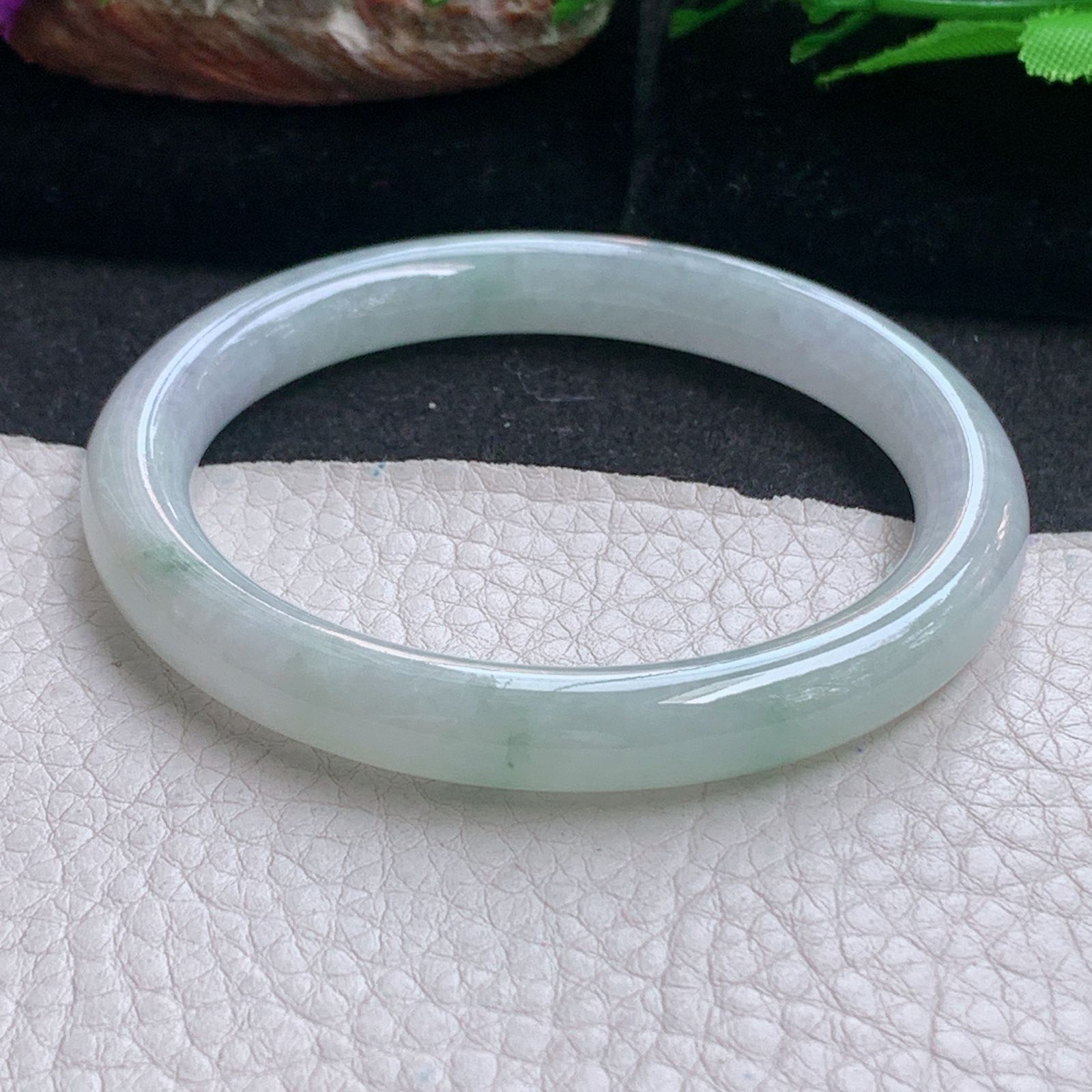 n实拍54.5*8.2美人镯 天然缅甸翡翠a货手镯飘花水润圆条玉镯子