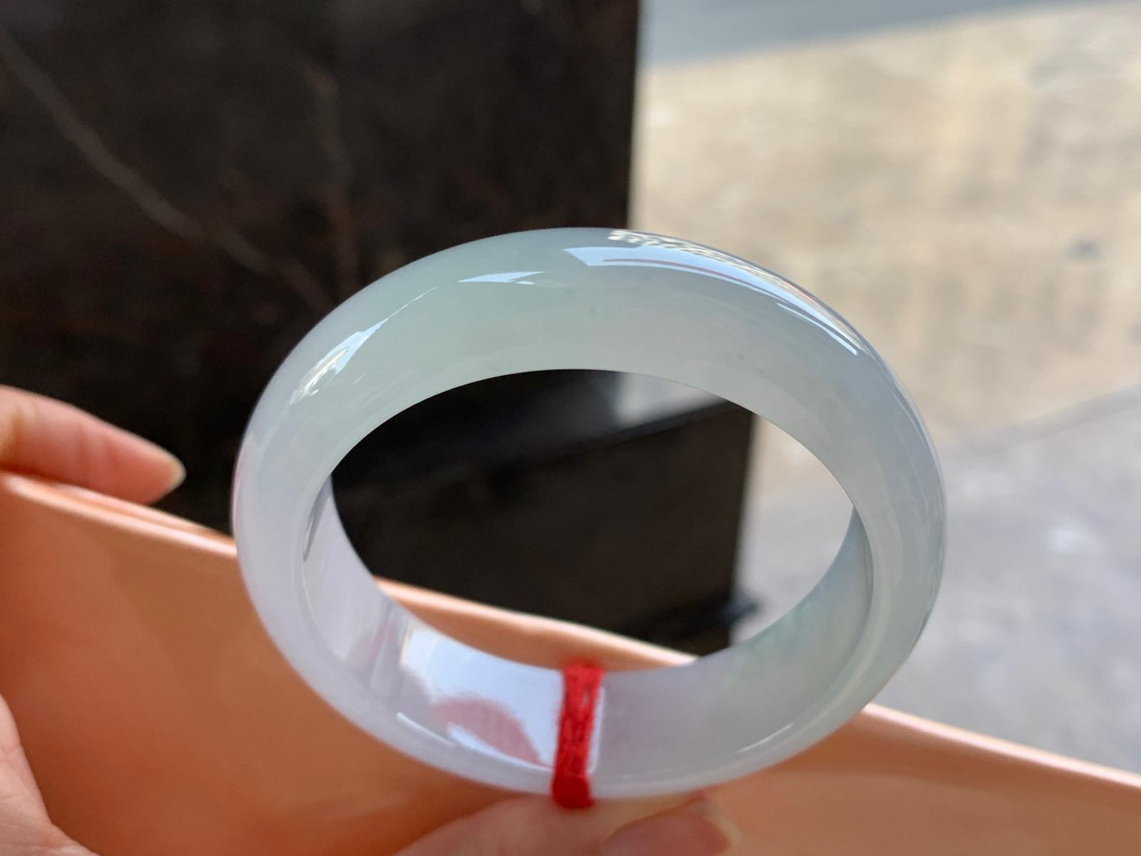 53.5-15.8-8

冰种宽版手镯^_^冰透