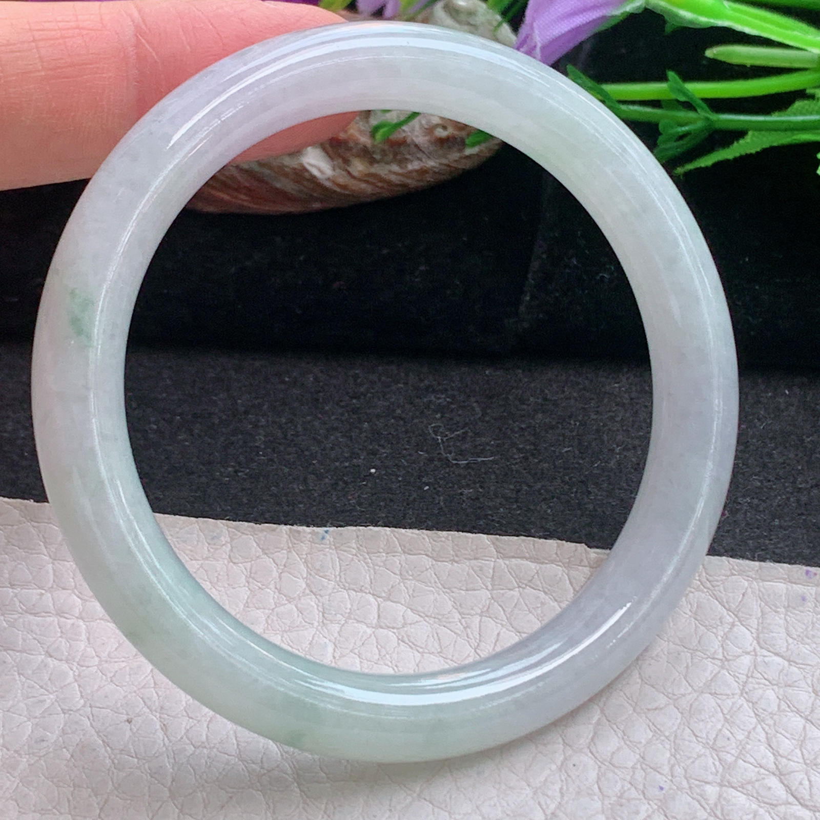 n实拍54.5*8.2美人镯 天然缅甸翡翠a货手镯飘花水润圆条玉镯子