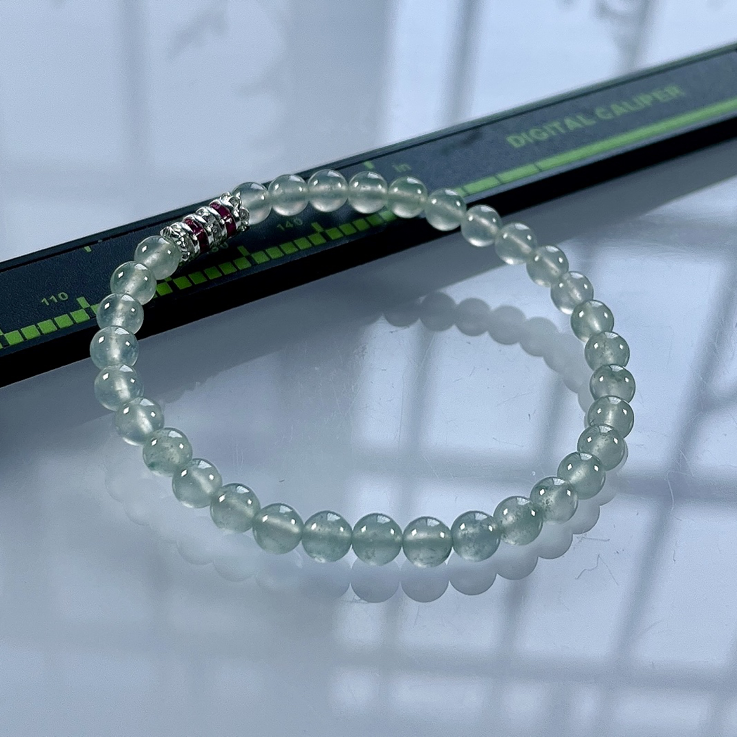 缅甸天然翡翠A货，卡5高冰种起光小圆珠手串手链，尺寸：5mm/32颗，长度165mm，重量：8.00