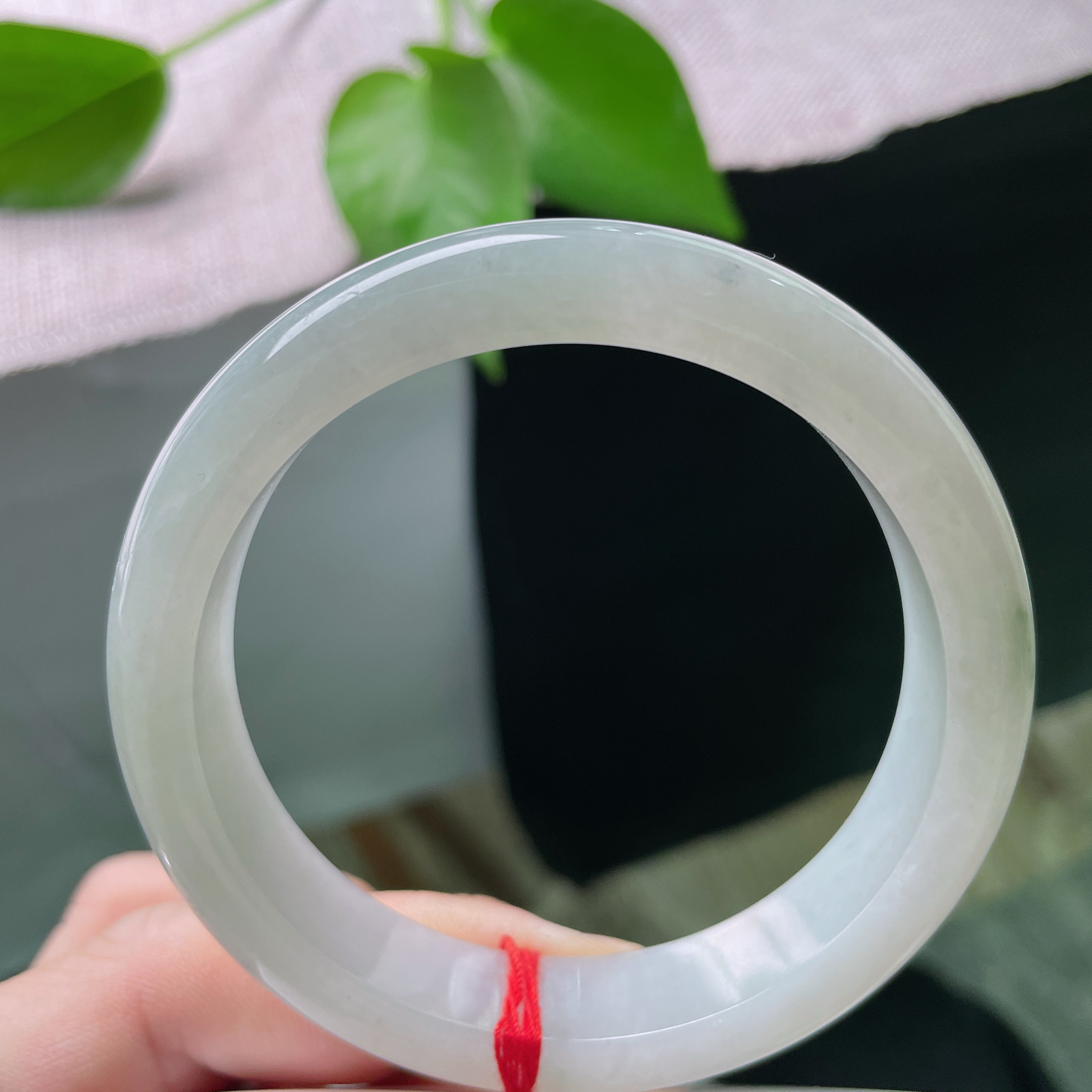 56.4/12.7/8淡绿底正圈，水润细腻，清馨，温柔大方，皮纹..