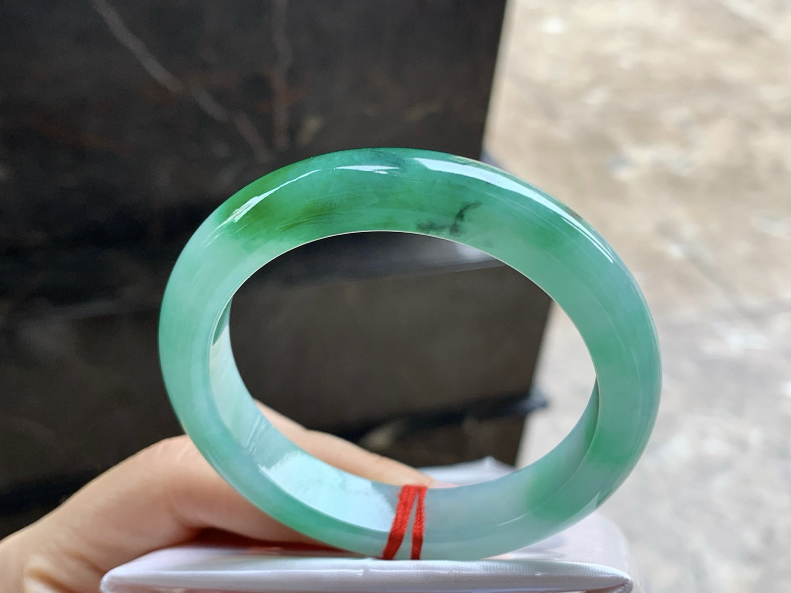 53.5-11.4-8.5

绿色手镯^_^鲜艳