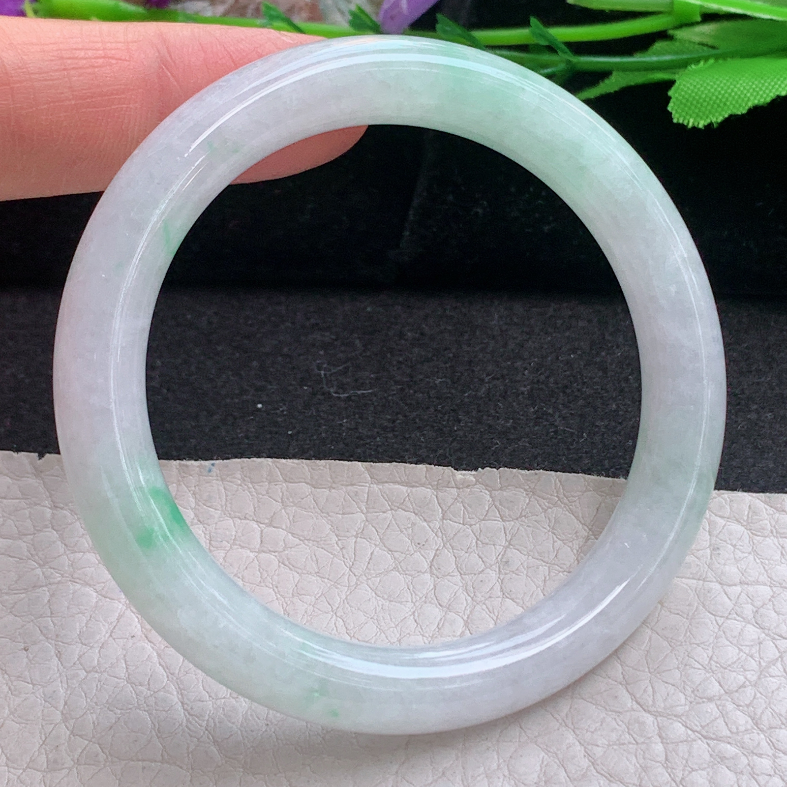 n小圈口52.5*9*8.6美人镯 天然缅甸翡翠a货手镯飘绿花水润圆条玉镯子