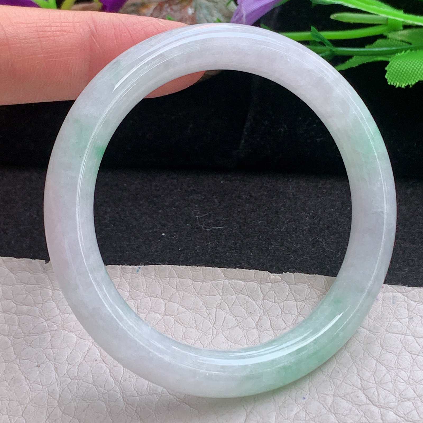 n小圈口52.5*9*8.6美人镯 天然缅甸翡翠a货手镯飘绿花水润圆条玉镯子