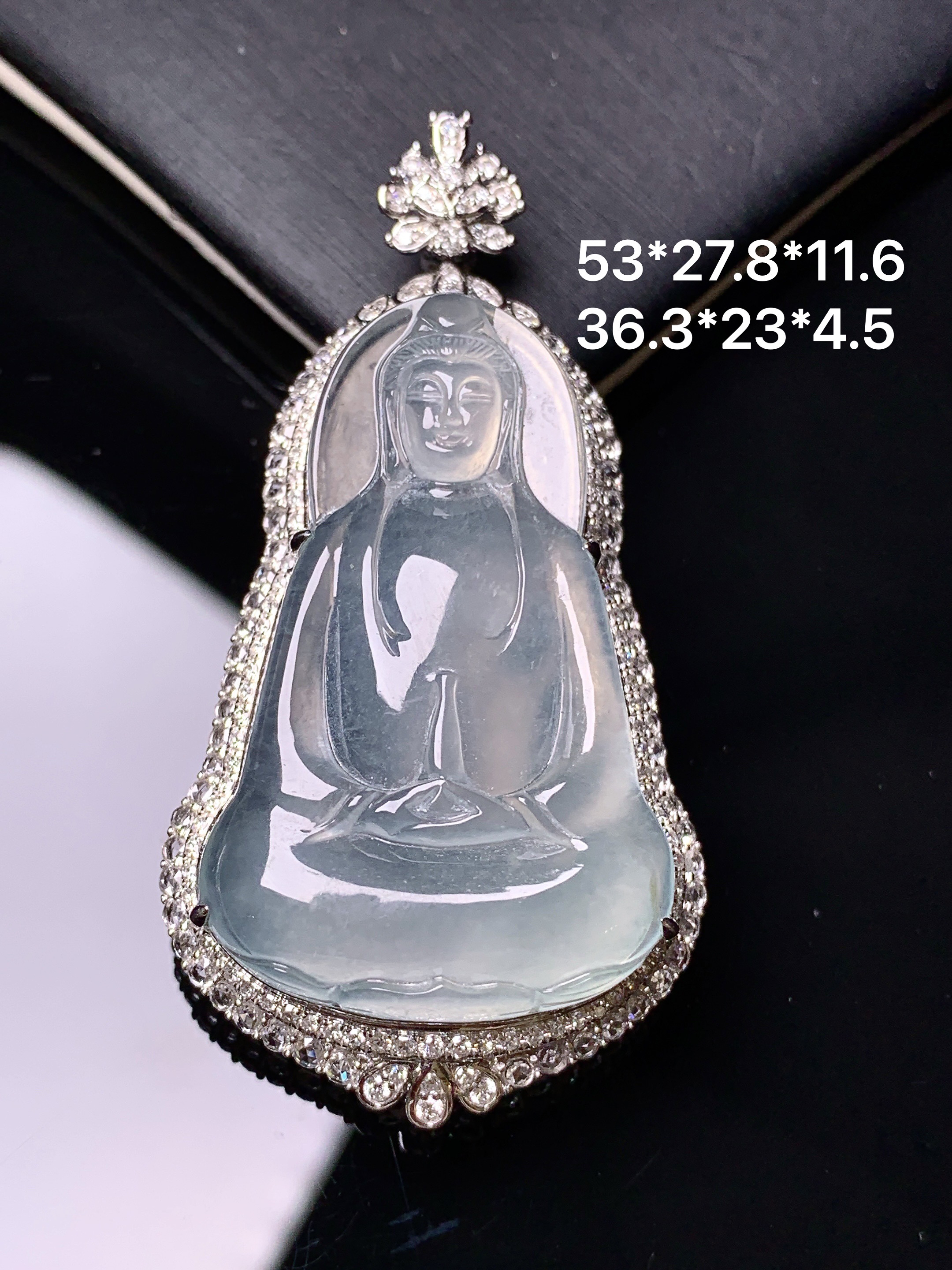 18k金钻镶嵌冰种观音菩萨吊坠 玉质细腻 色泽艳丽清新 水润亮眼 整体尺寸53*27.8*11.6b7