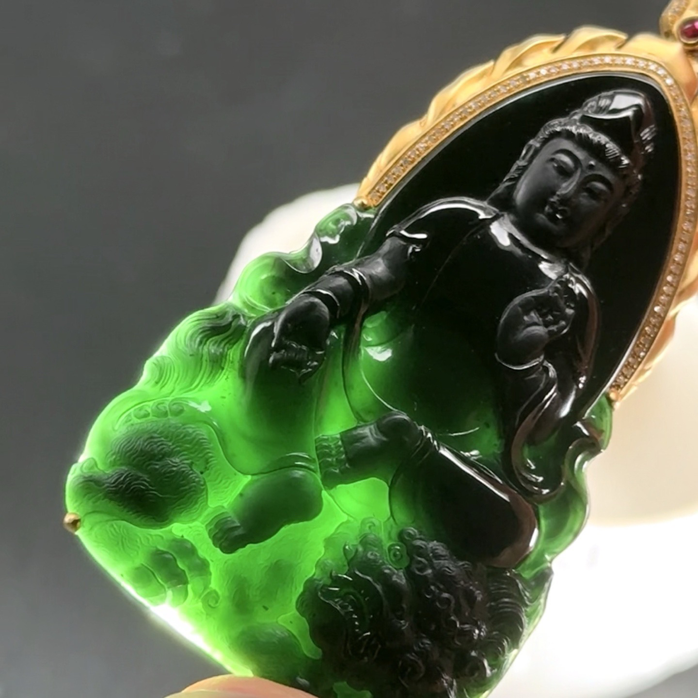 精品18k墨翠文殊菩萨 种好色正 黑度极好 打灯通透 油性十足 尺寸70.8