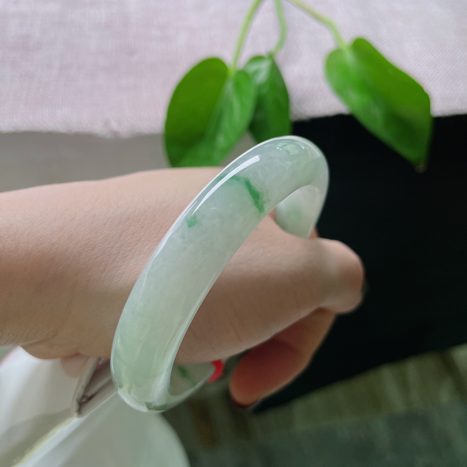 57/12.2/8.6，飘花正圈，质地清爽，种老，春水碧于天，青山藏云间..