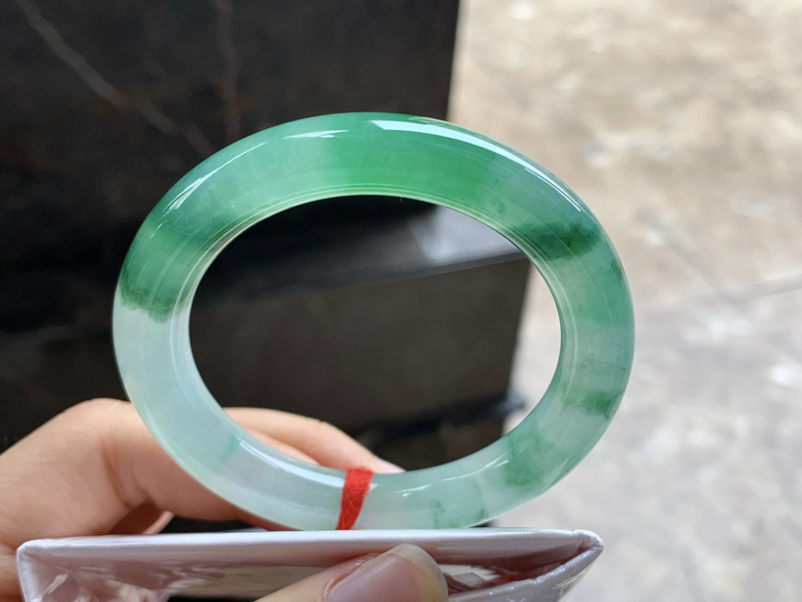 50-9.7

冰绿圆条手镯^_^种水好 鲜艳