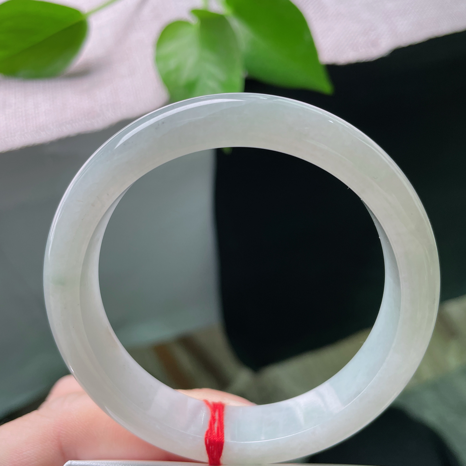 56.4/12.7/8淡绿底正圈，水润细腻，清馨，温柔大方，皮纹..