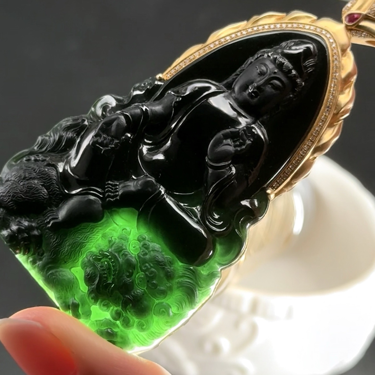 精品18k墨翠文殊菩萨 种好色正 黑度极好 打灯通透 油性十足 尺寸70.8