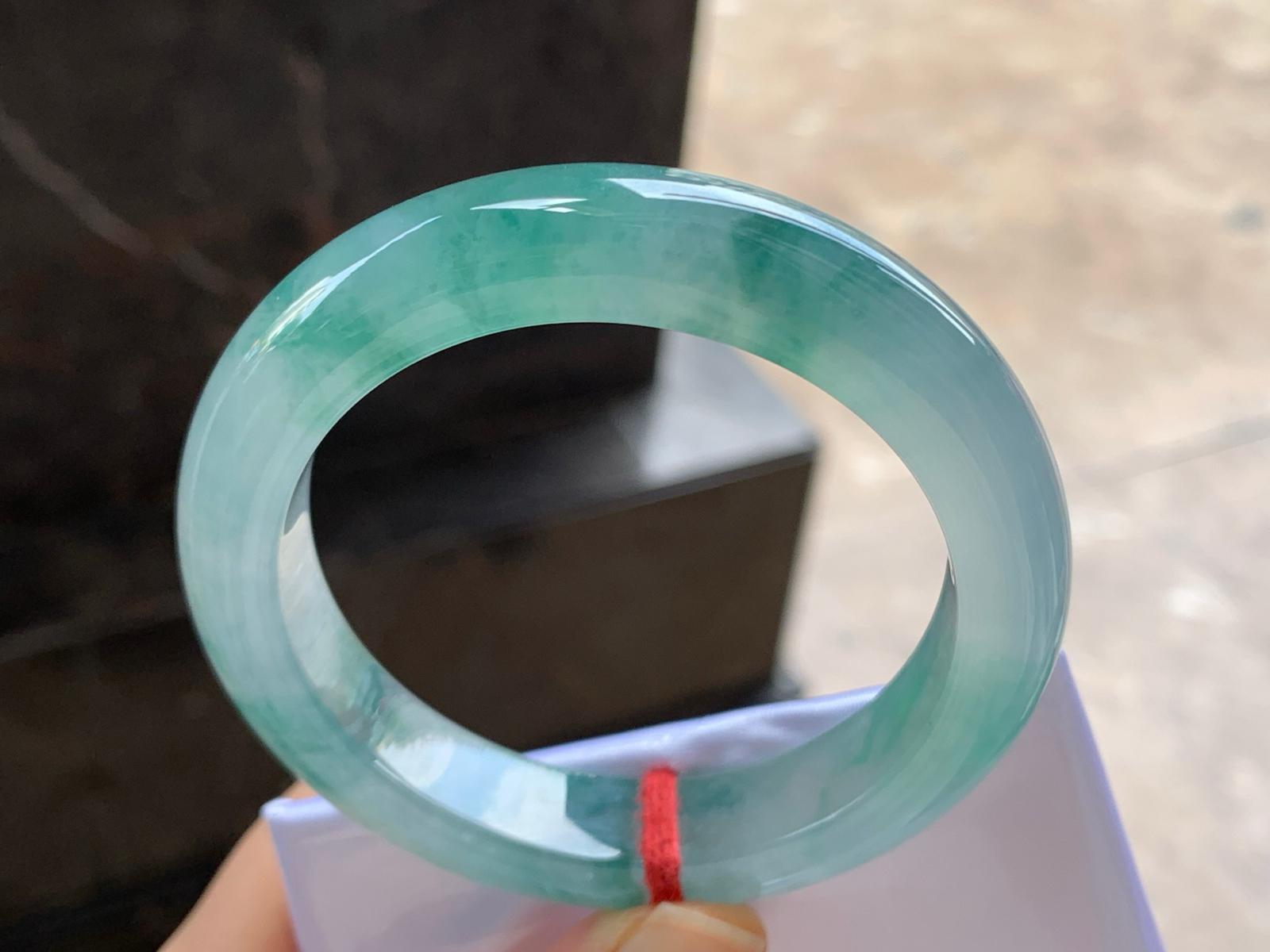 54-11.9-9.3

冰种飘花手镯^_^鲜艳