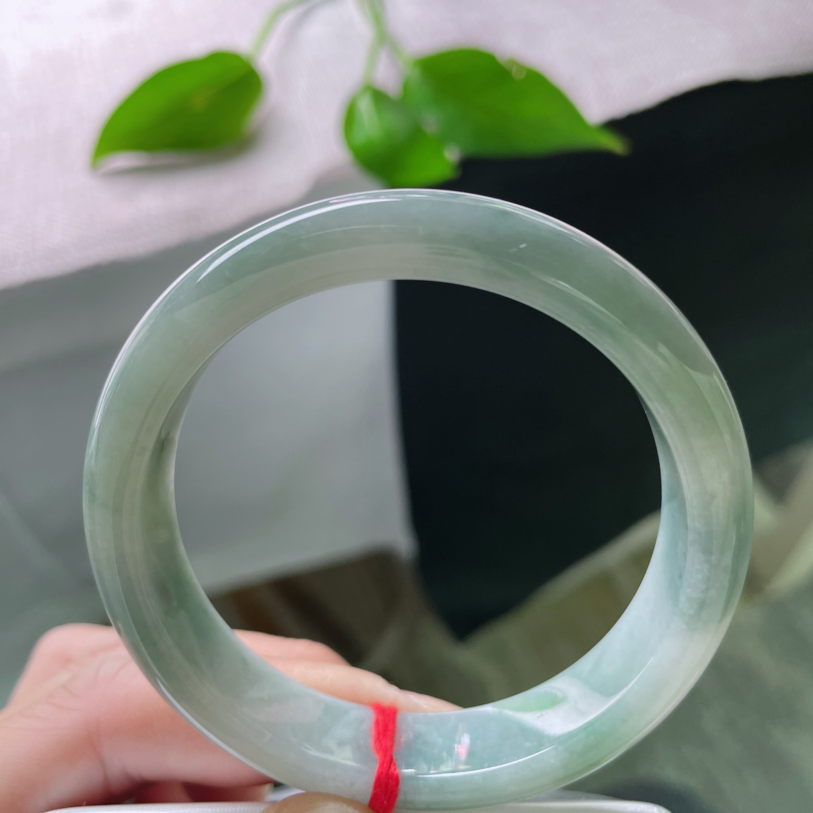 55.1/12.9/7.9飘色正圈，水润细腻，晕染意境感，一点皮纹..