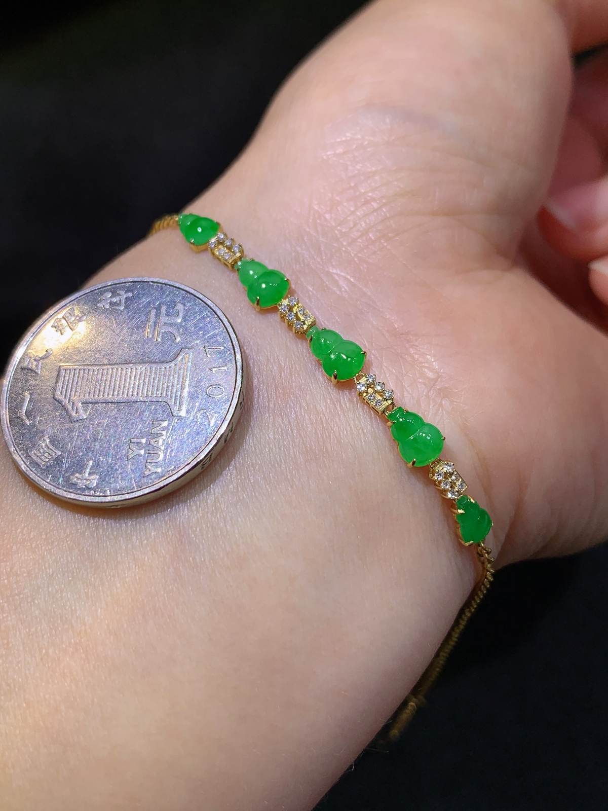 冰阳绿葫芦手链，18k金镶嵌，款式精美，冰润色阳，种水足，Wx 尺寸5.5*3.8*1