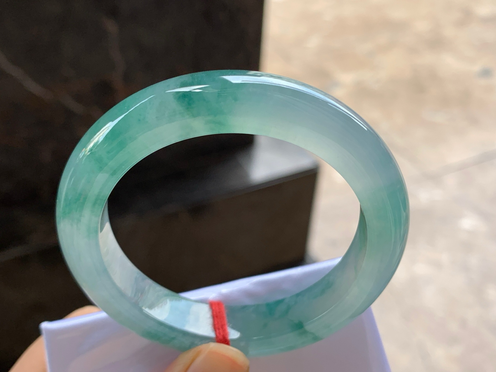 54-11.9-9.3

冰种飘花手镯^_^鲜艳