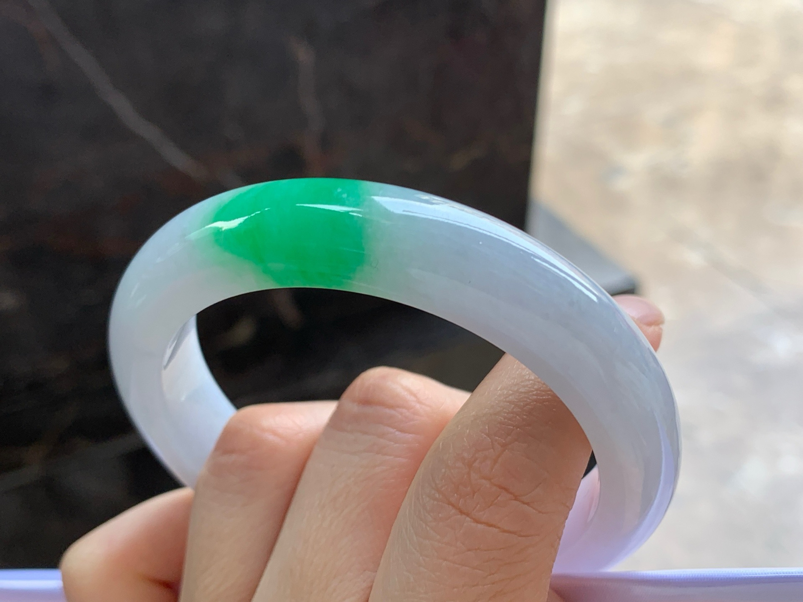 57-12.5-9

带色手镯^_^玉质温润 颜色鲜艳